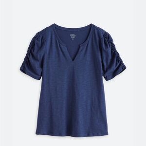 SOLD Market & Spruce Navy V-Neck Short Sleeve T-Shirt. Preowned.